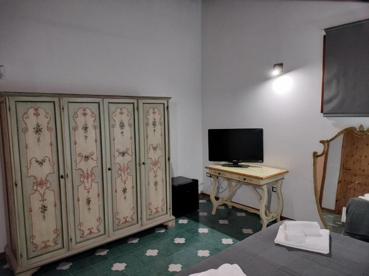 Villa Letizia Rooms & Apartments Noto Bagian luar foto