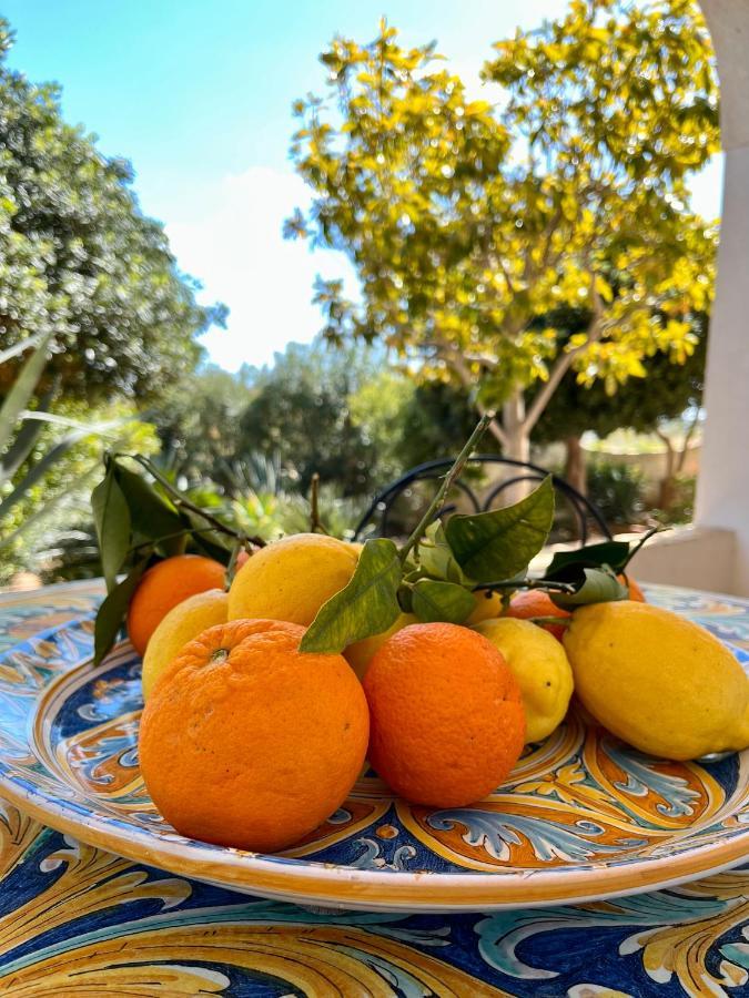 Villa Letizia Rooms & Apartments Noto Bagian luar foto